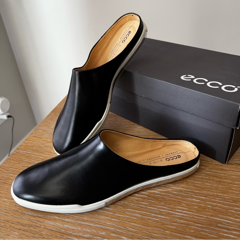 Ecco Black Leather Slip-On Shoes